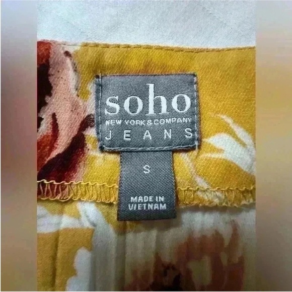 New York & Company Yellow Gold Flutter Sleeve Blouse - Picture 3 of 4